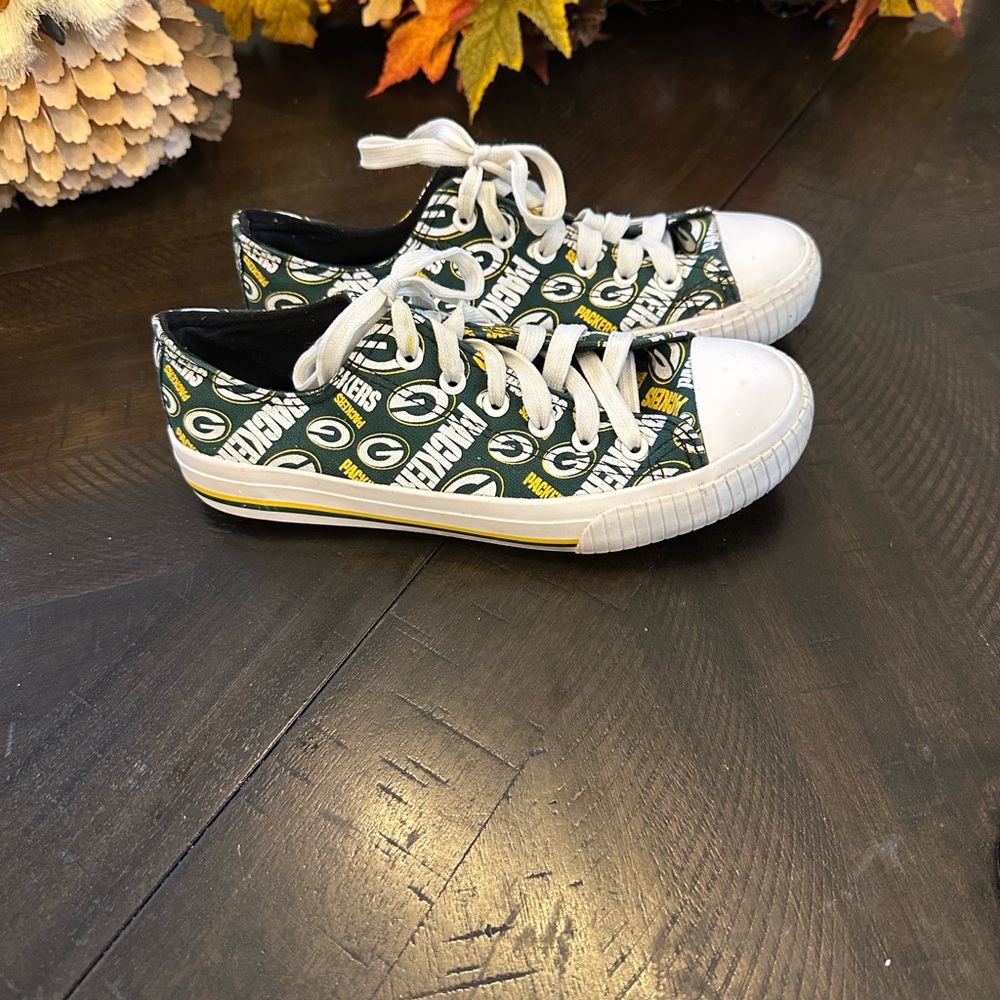 Packers Themed Women's Sneakers - Green and White - Picture 3 of 5